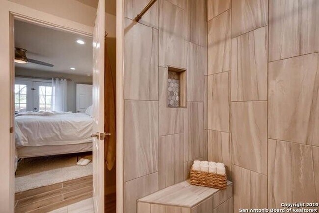 Building Photo - Adorable 3 bedroom 2 bath Minutes from N S...
