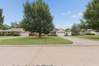 Building Photo - 1108 Larchmont Ln