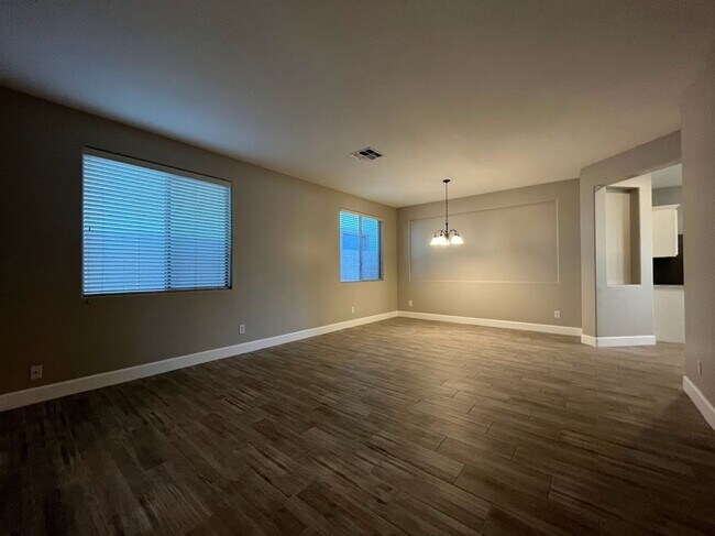 Building Photo - Cozy Cul De Sac house FOR RENT in a GREAT location