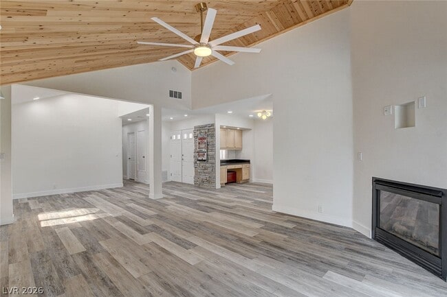 Building Photo - 2999 Bel Air Dr