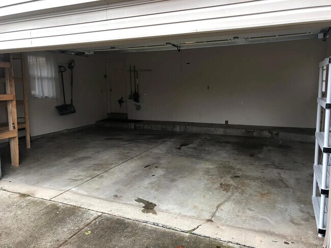 Building Photo - 2481 E Rahn Rd