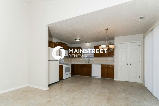 Building Photo - 3 Bedroom Pet-Friendly Home in INDIANAPOLIS, IN with Main Street Renewal