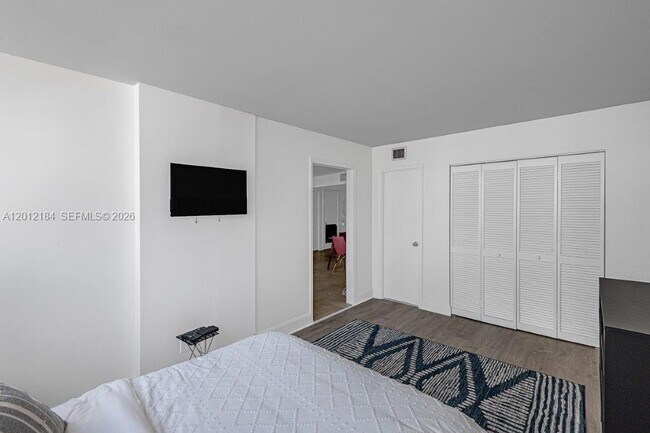 Building Photo - 2401 S Ocean Dr