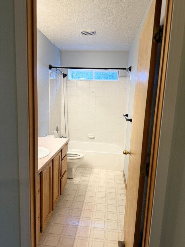 Building Photo - Qualchan Hills Home – 4Bed/3Bath | HOA Community | Coming soon!