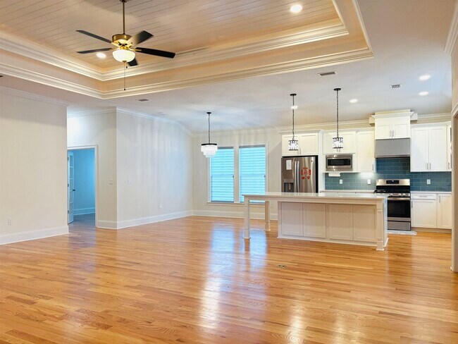 Building Photo - 2506 Blue Ridge Dr