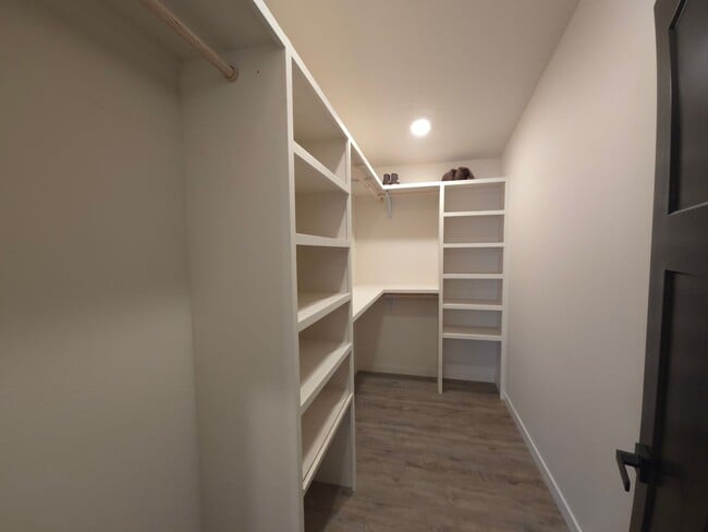Building Photo - 3835 Pine Creek Rd