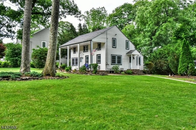 Building Photo - 6 Standish Ln