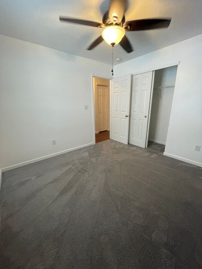 Building Photo - Gorgeous Three Bedroom Single-Family Home