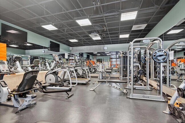 Building Photo - 877 Island Ave