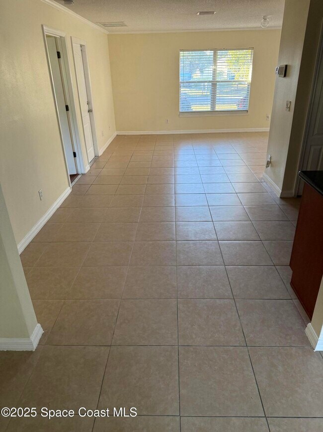 Building Photo - 767 Altona St NW