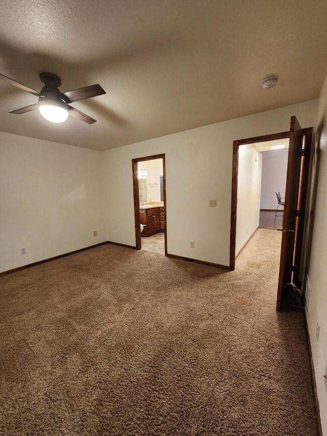 Building Photo - 737 Copperfield Dr