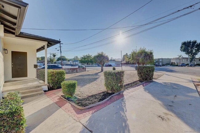 Building Photo - 503 Prescott Ave