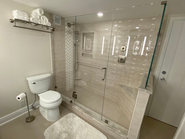 Primary bath shower - 1620 S Ocean Blvd