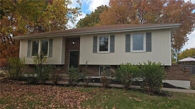 Building Photo - 518 SE Timbercreek Ln