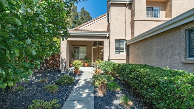 Building Photo - 4 BR/3BA Home in Laurel Creek with Park-Like Backyard!