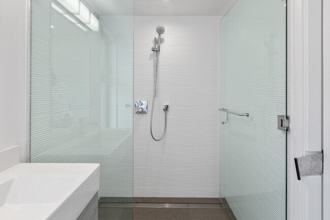 Building Photo - 1363 Minna St