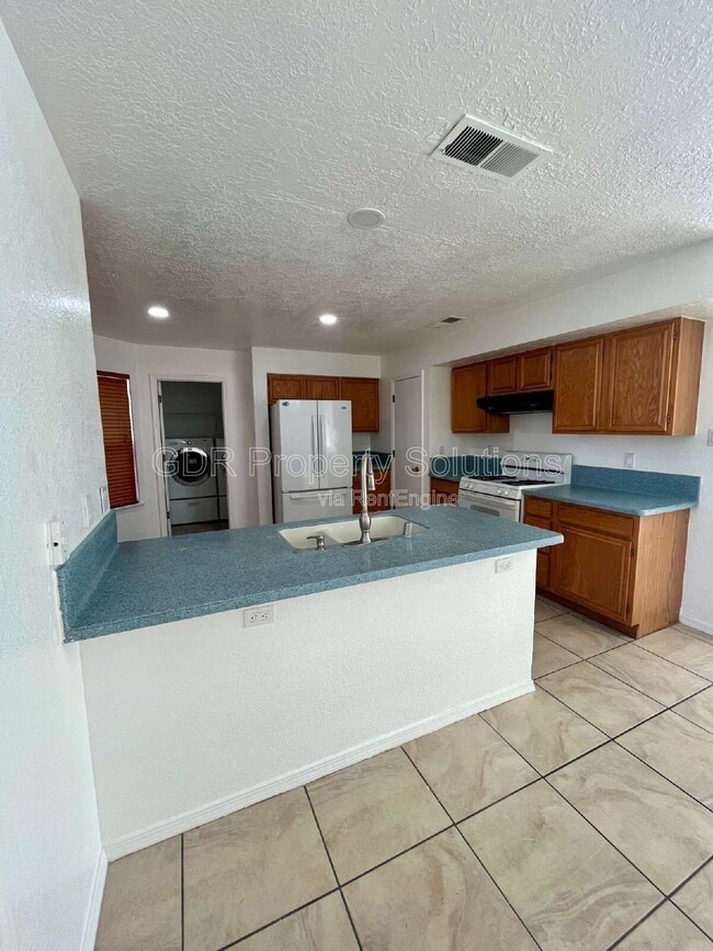 Building Photo - 8123 Waterbury Pl NW