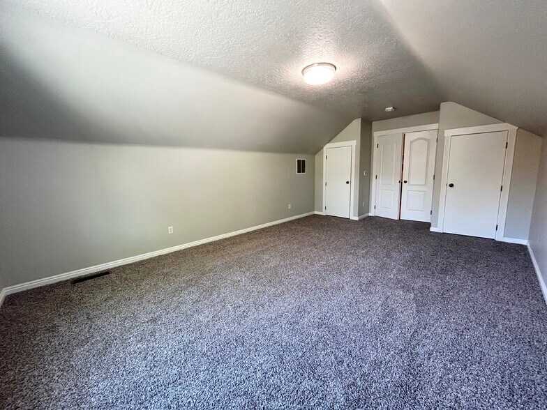 Building Photo - 5535 N Lolo Pass Ave