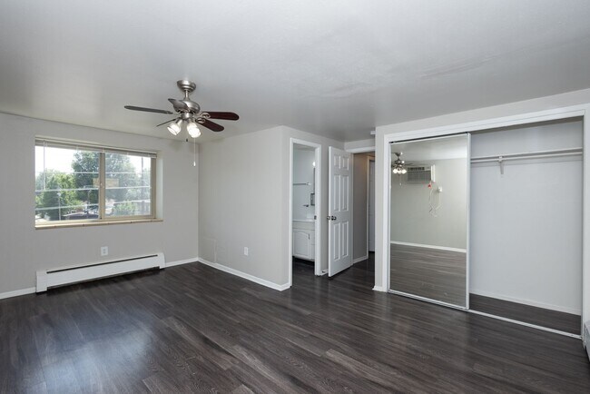 Building Photo - 809 N Dexter St