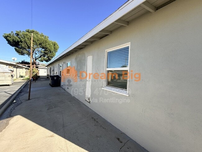 Building Photo - 1365 Stillman Ave