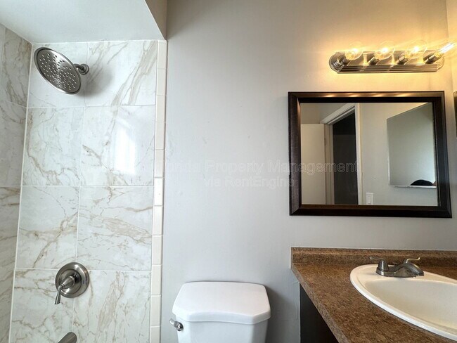 Building Photo - 820 Sutter Loop