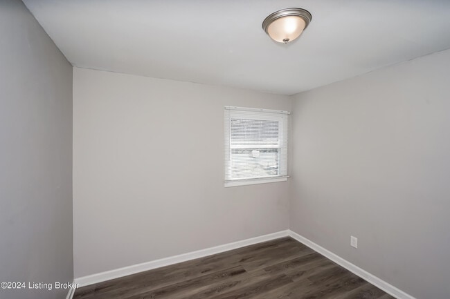 Building Photo - 514 Sinclair St