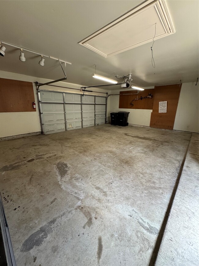 Building Photo - 20507 Providence Point Dr
