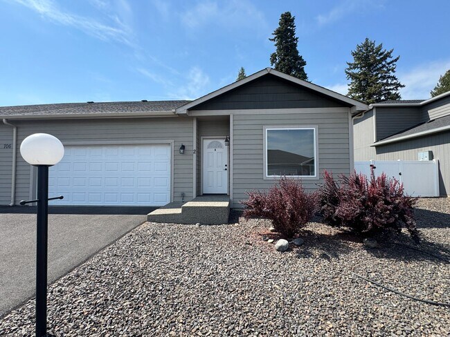 Building Photo - 706 N 29th Ave
