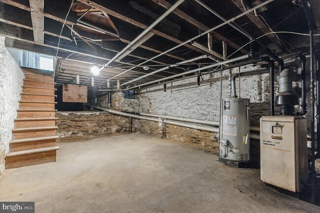 Building Photo - 427 Ripka St