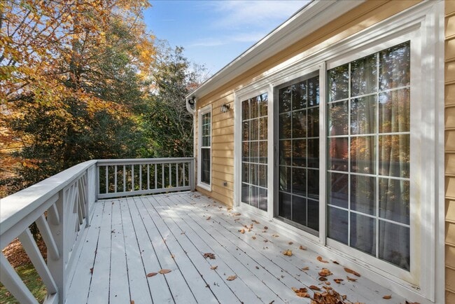 Building Photo - Kingsmill Gem