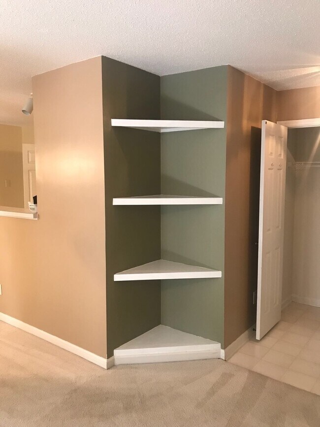 Building Photo - Coming Soon! 2 Beds 1.5 Baths! at River Vi...