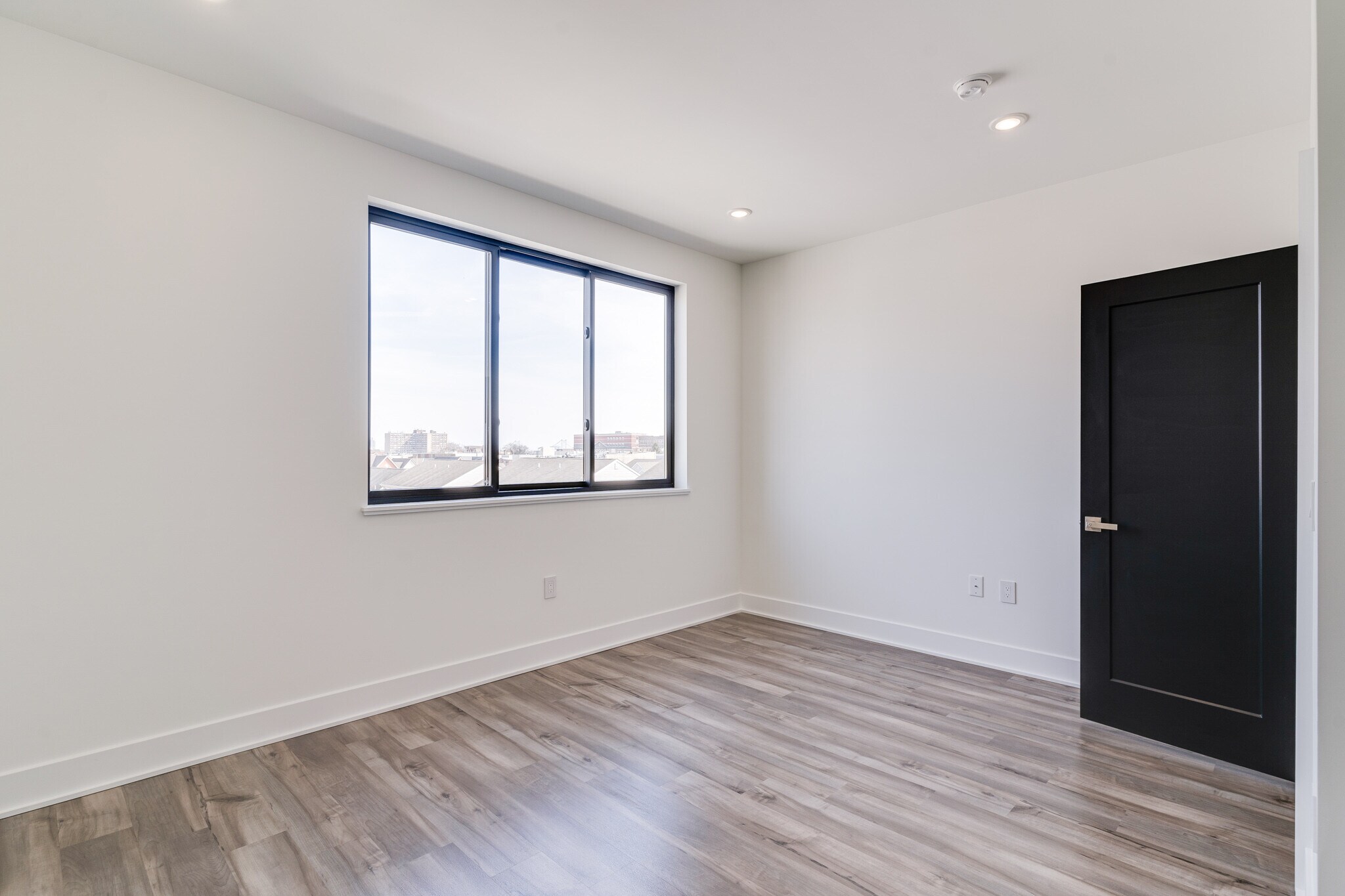 Building Photo - 2603 E Boston St