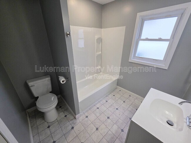 Building Photo - 1817 W Michigan Ave