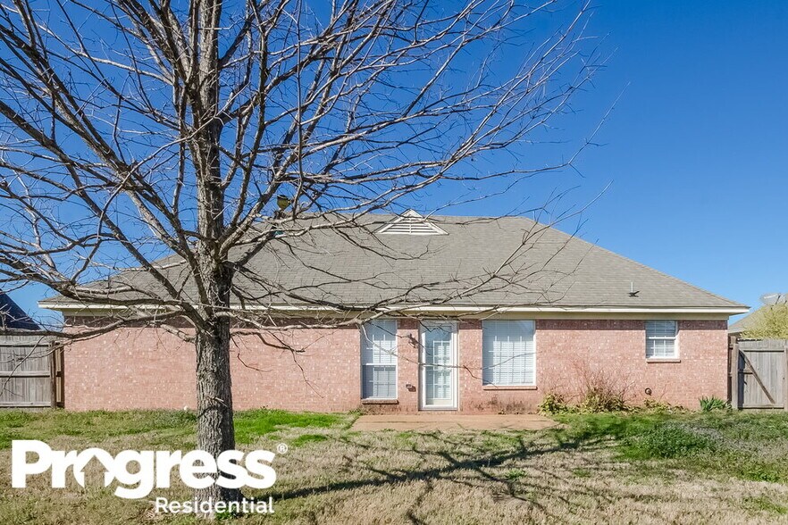 Building Photo - 40 Spring Valley Dr