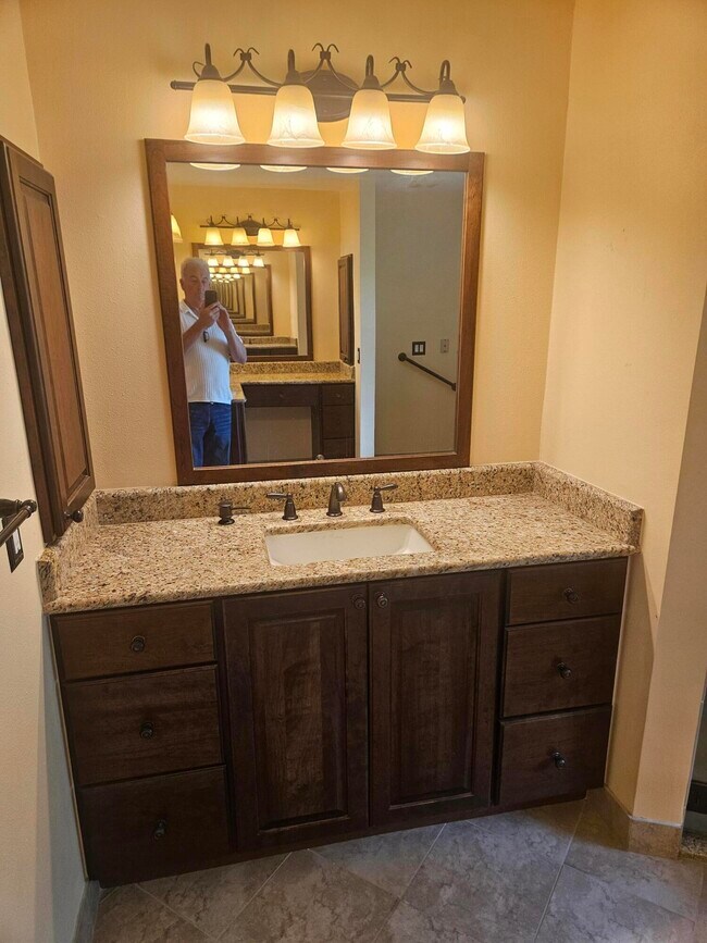 Building Photo - 382 SE Naranja Ave