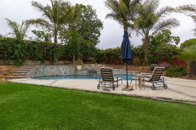 Building Photo - Lovely & Spacious Clairemont Home!  3BD/2BA w/ Pool & Hot Tub! Only - $5,495/mo