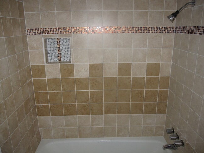 Building Photo - 2805 W Ferndale Ln