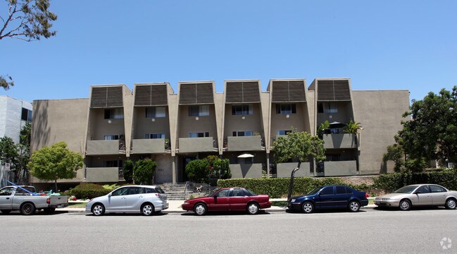 Primary Photo - 921 10th St