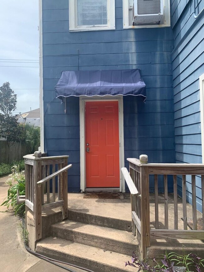 Building Photo - 2521 Avenue Q