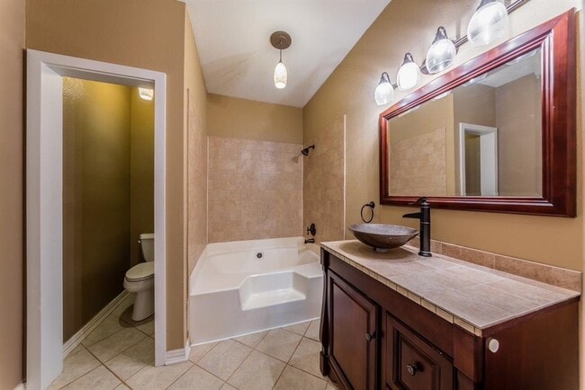Building Photo - 368 Wilcrest Dr
