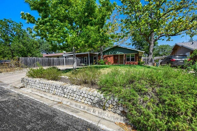 Building Photo - 5503 Wellington Dr