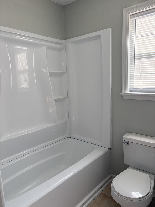 Building Photo - 3005 Schroer Dr