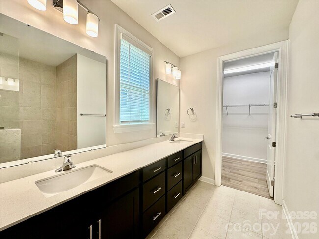 Building Photo - 9650 Liberty Hill Dr