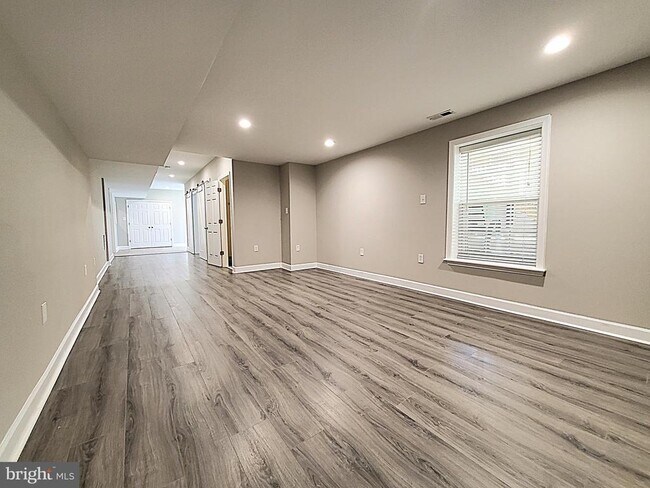 Building Photo - 7 Pebble Beach Dr