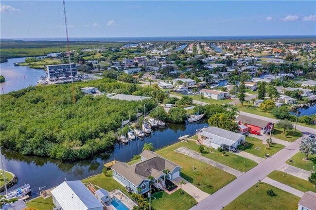 Building Photo - 631 Tahiti Ct
