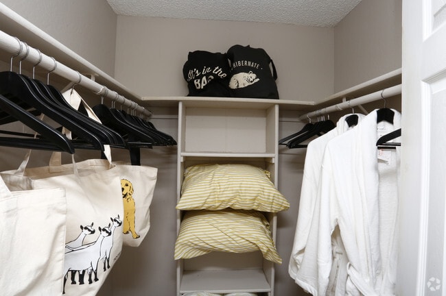 Interior Photo - Park Kiely
