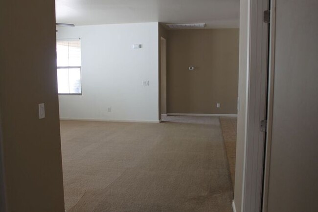 Building Photo - Great Gilbert Location!