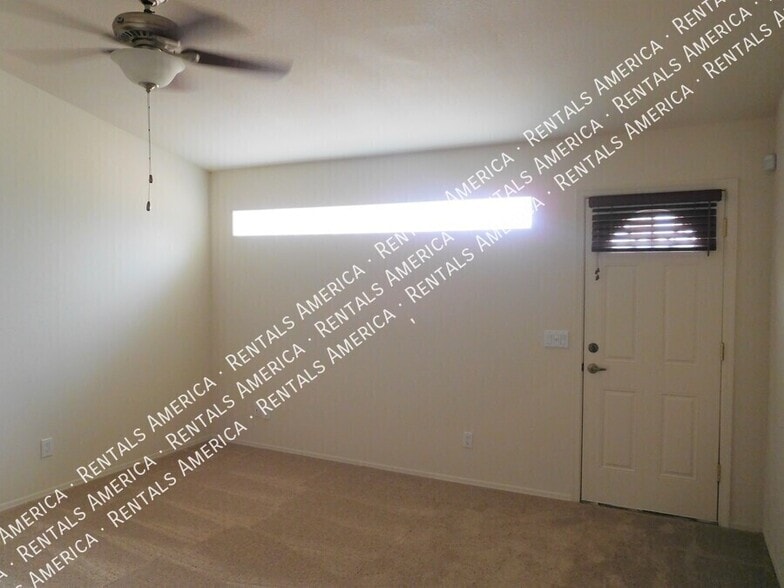 Building Photo - 5747 N 105th Ln