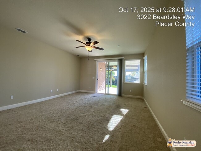 Building Photo - Pristinely Maintained Roseville Home with ...