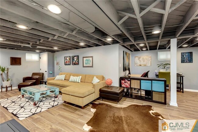 Building Photo - 230 Highland Dr